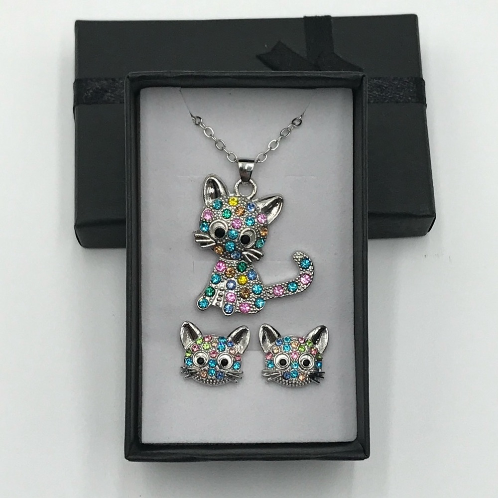 BN Laqueen Cat Necklace and Earring Set
